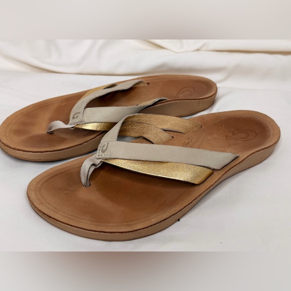 OluKai Shoes - OluKai Kaekae Tapa Gold Flip Flop Comfort Thong Sandal Women's Leather 8 EU 38